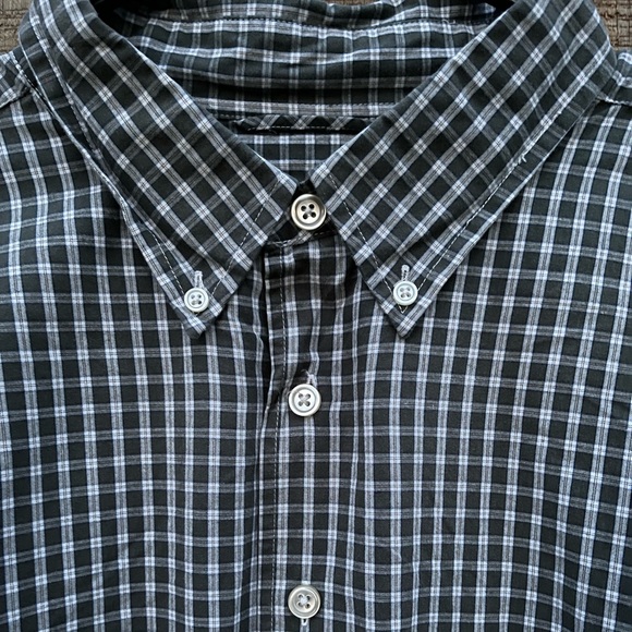 Izod Long Sleeve Button Front Shirt. Size 2X - Picture 4 of 12